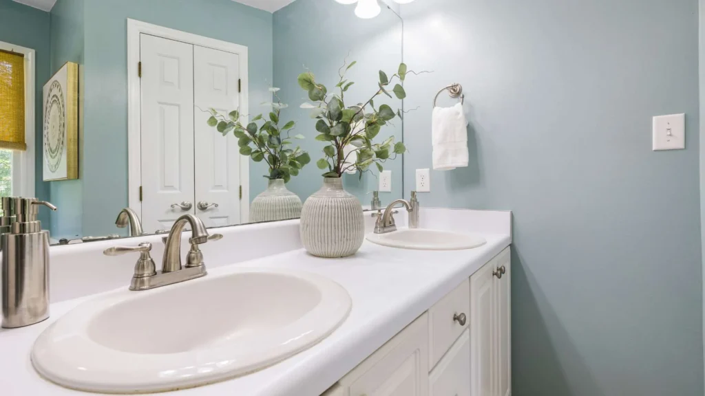 Bathroom Deep Cleaning in Karachi: Grout, Scale, Mold & Antimicrobial Treatment